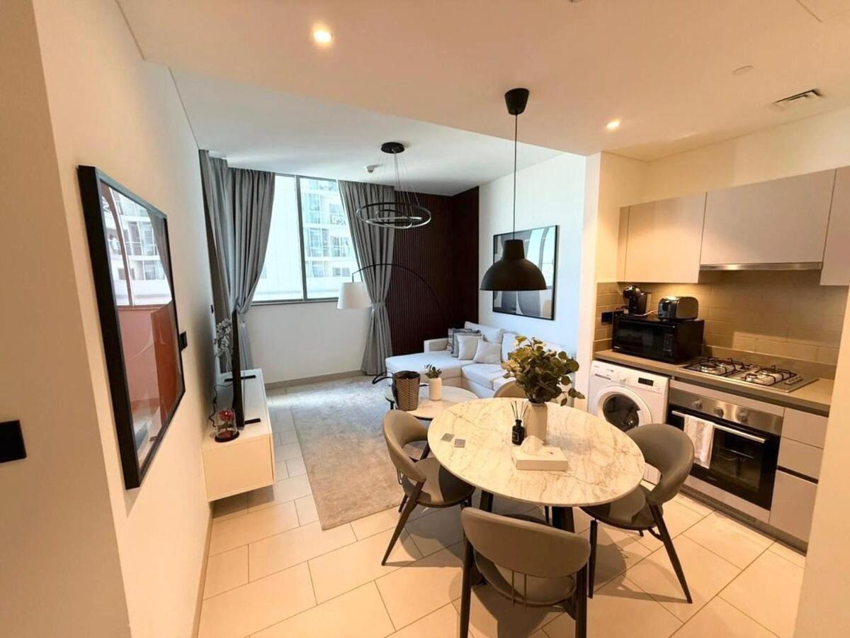 Brand New Modern Great Location Apartment Dubai